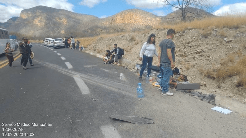 Dos migrantes siguen graves por accidente en la Cuacnopalan-Oaxaca 