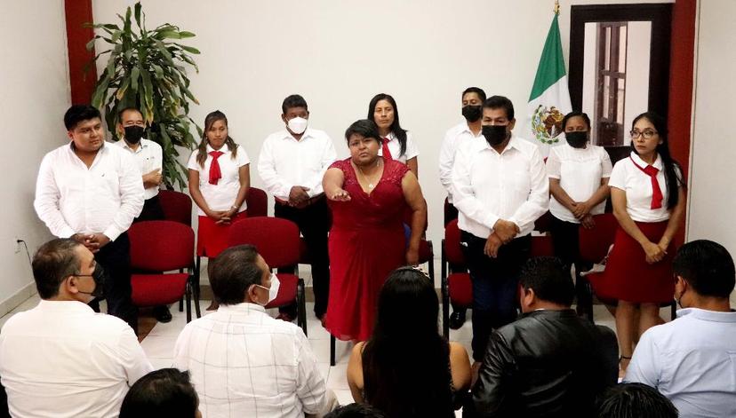 Rinde protesta Lourdes Mendoza como alcaldesa de Miahuatlán