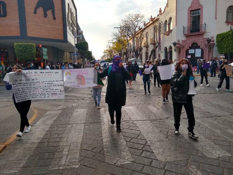 Marchan feministas en Tehuacán para exigir justicia por feminicidios