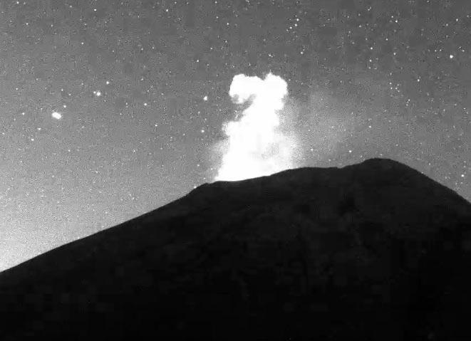 VIDEO Captan cómo mega ovni sale de las faldas del Popocatépetl  