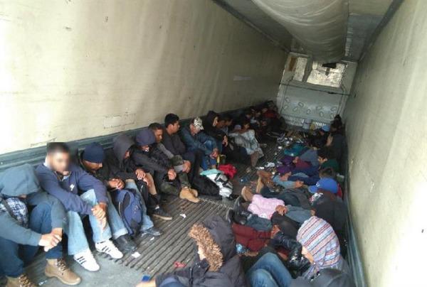 Rescatan a 48 migrantes centroamericanos en tránsito por Acajete