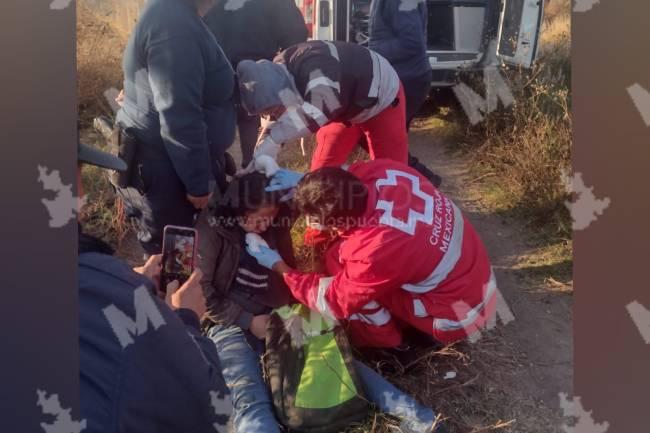 Tras borrachera, arrojan a mujer de vehículo en movimiento en Huejotzingo