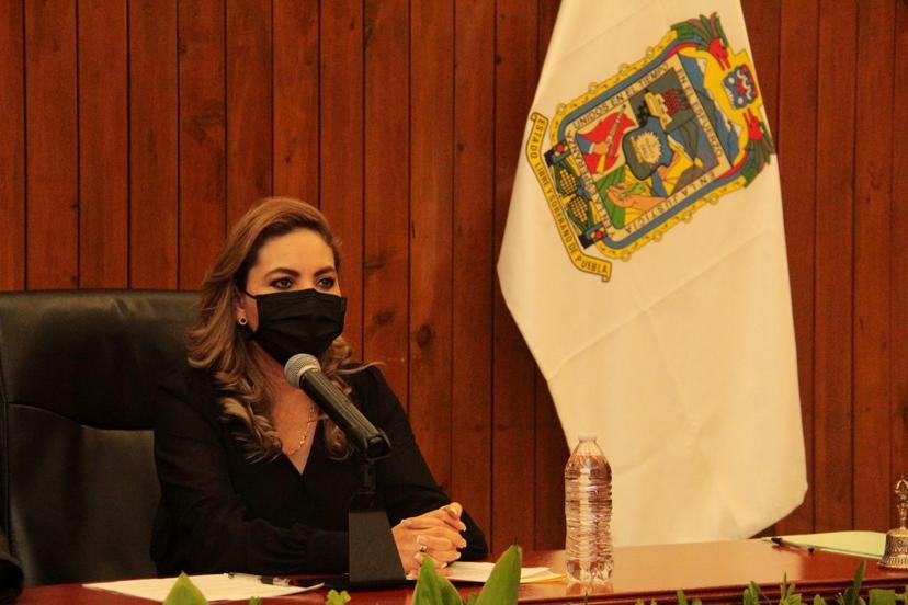Revocan facultad a Paola Angón para firmar convenios que involucren al erario