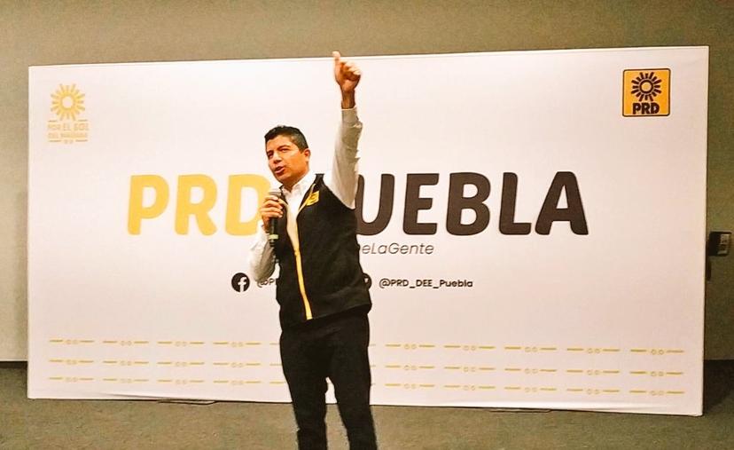 Presentan a Eduardo Rivera como abanderado del PRD por Puebla