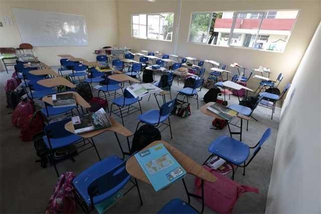 Se reincorporarán 2 mil 500 alumnos que desertaron por clases a distancia: Barbosa