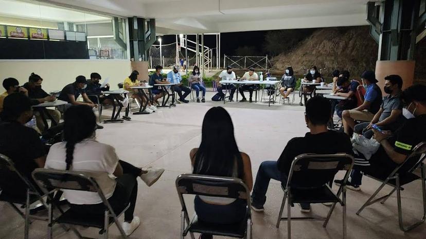 Analizan jóvenes problemas estudiantiles en Tecomatlán
