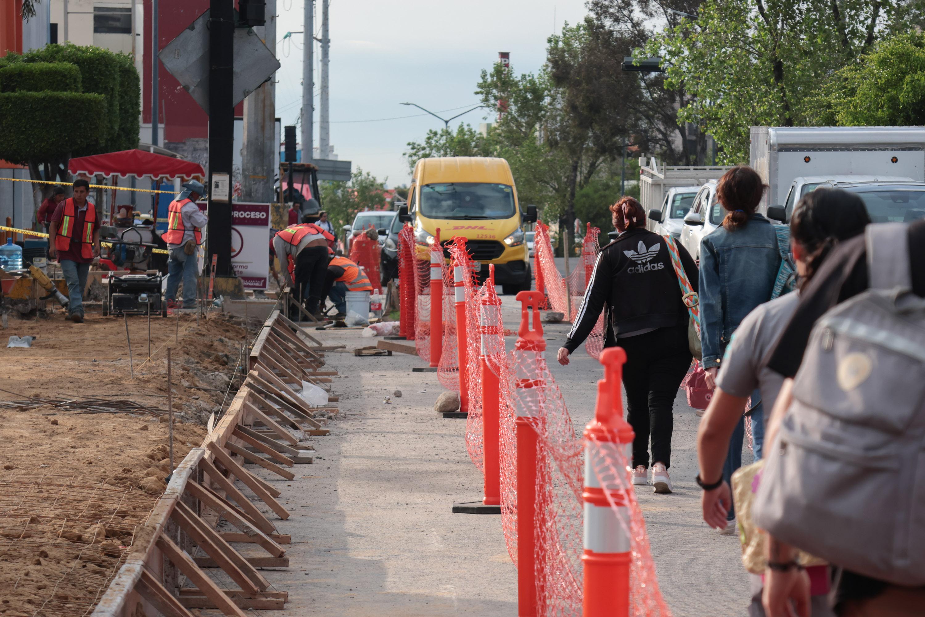 Obras de rehabilitación en Reforma y 35 Norte.