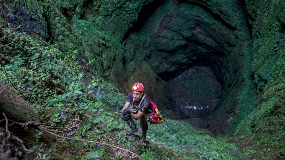 Exploración de cuevas en la Sierra Negra de Puebla.