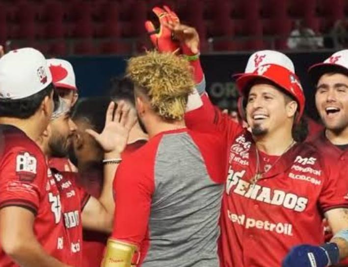 Walkoff de Estamy Ureña le dio la victoria a Mazatlán en entradas extras por pizarra de 3-2 ante lo Naranjeros de Hermosillo.