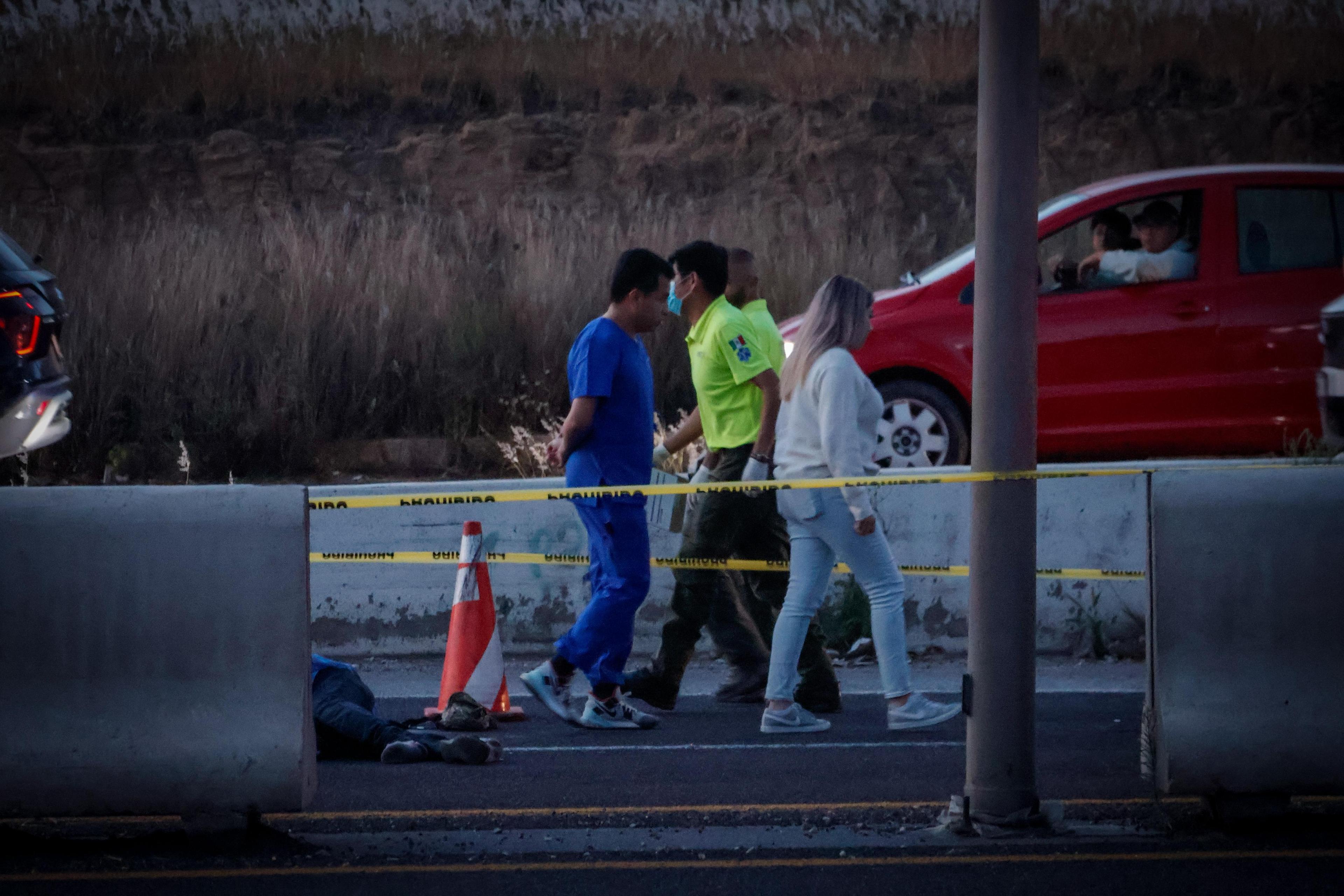 Muere masculino al ser atropellado sobre la autopista Apizaco-Tlaxcala de altura de Belén.