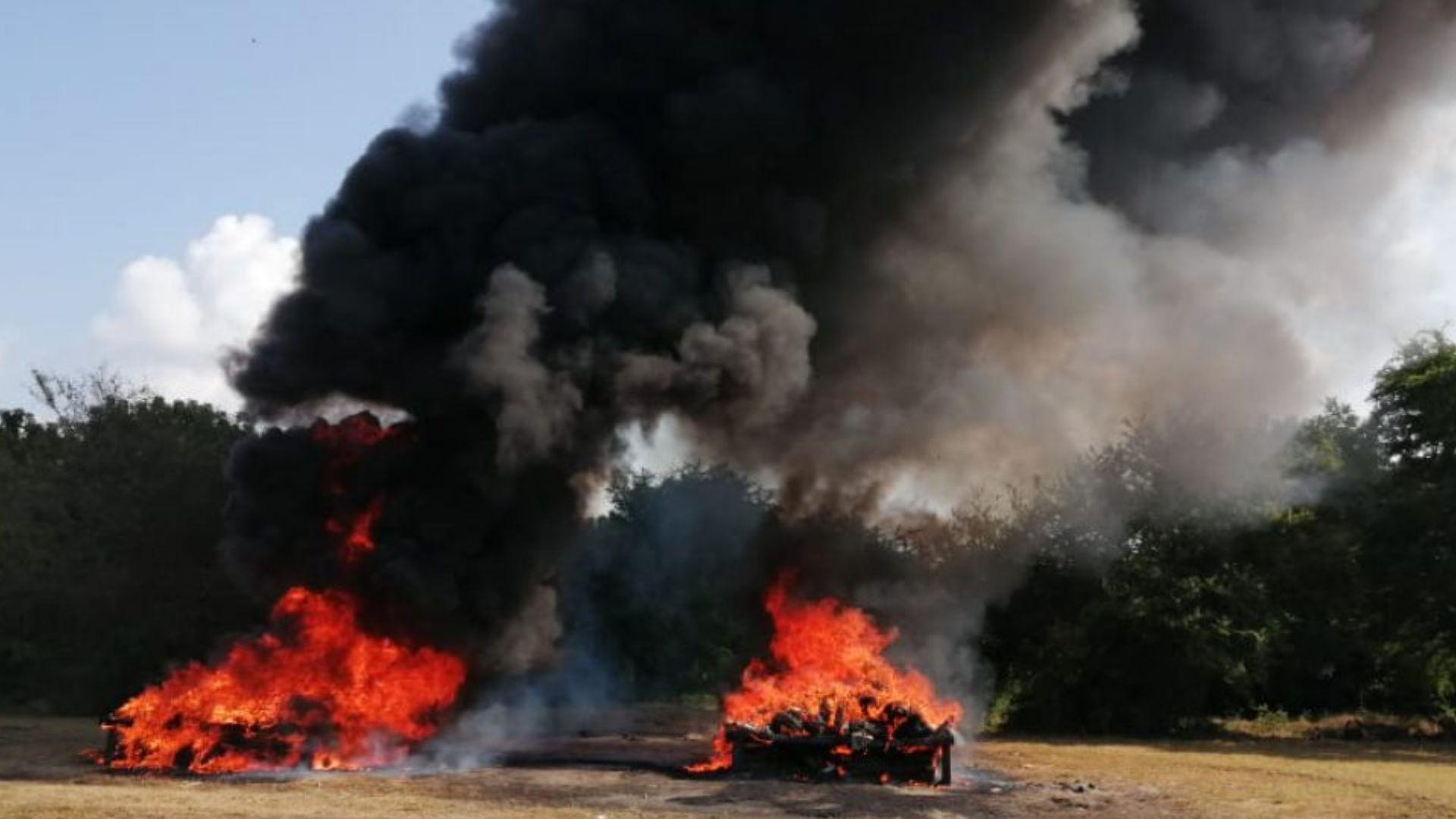 Elementos de la Semar incineraron más de 2 toneladas de drogas en Chiapas