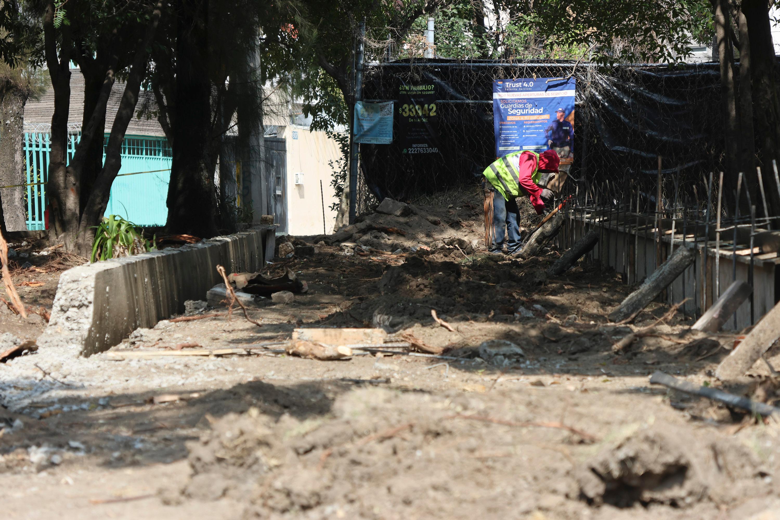 Remodelan parques en 9 Sur y Juan Pablo II en la ciudad de Puebla.