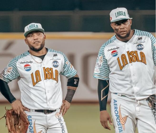 Juan Santana se fue de 4-2 con jonrón y par de producciones y guió al triunfo a los Bravos de Margarita por pizarra de 8-0 sobre los Tigres de Aragua.
