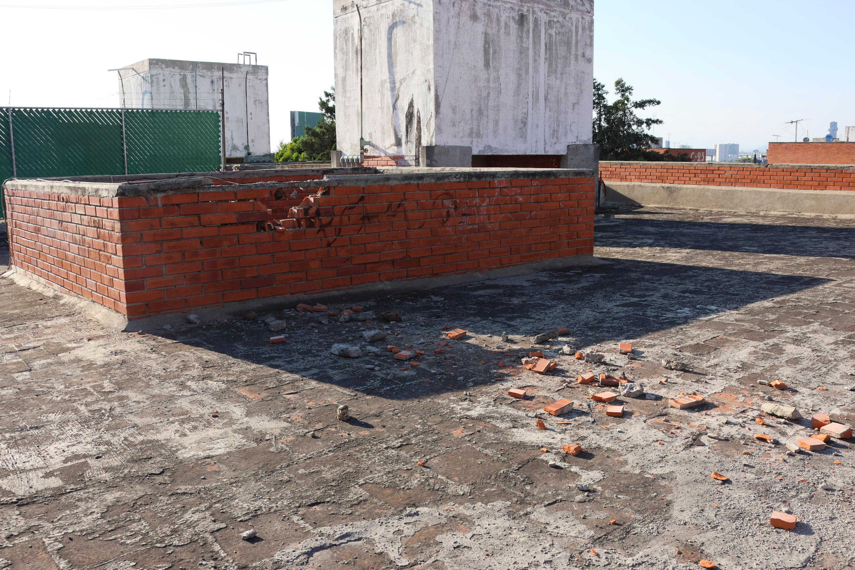 Una explosión por una presunta acumulación de gas se registró en un puesto de comida en la vía pública en Agua Santa.