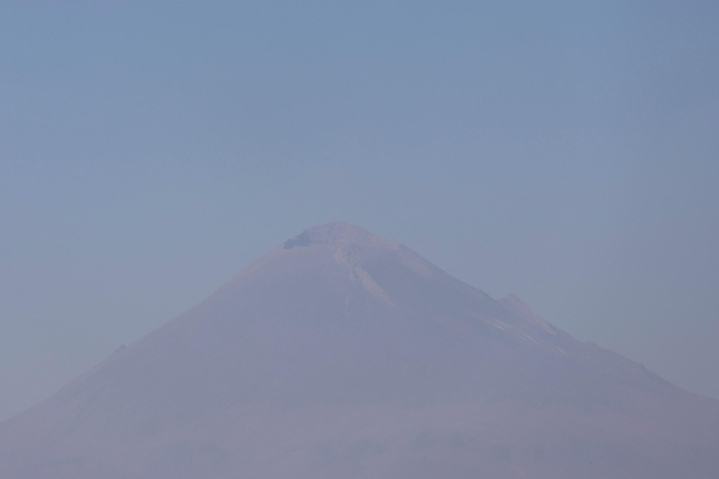 En total calma se encuentra el Volcán Popocatépetl en este Día de Reyes.
