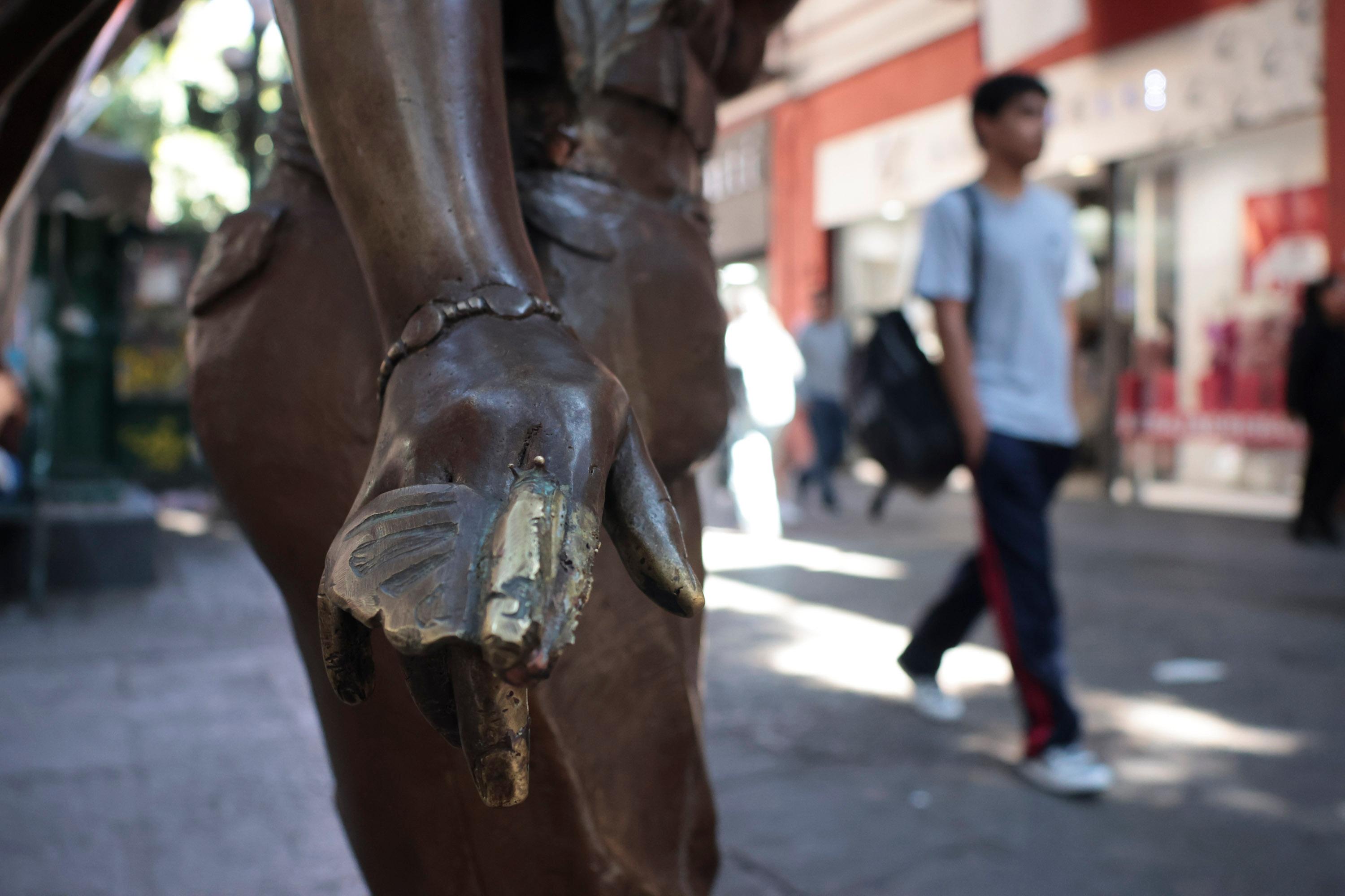 Se presentan nuevos daños en esculturas del Centro Histórico de Puebla.