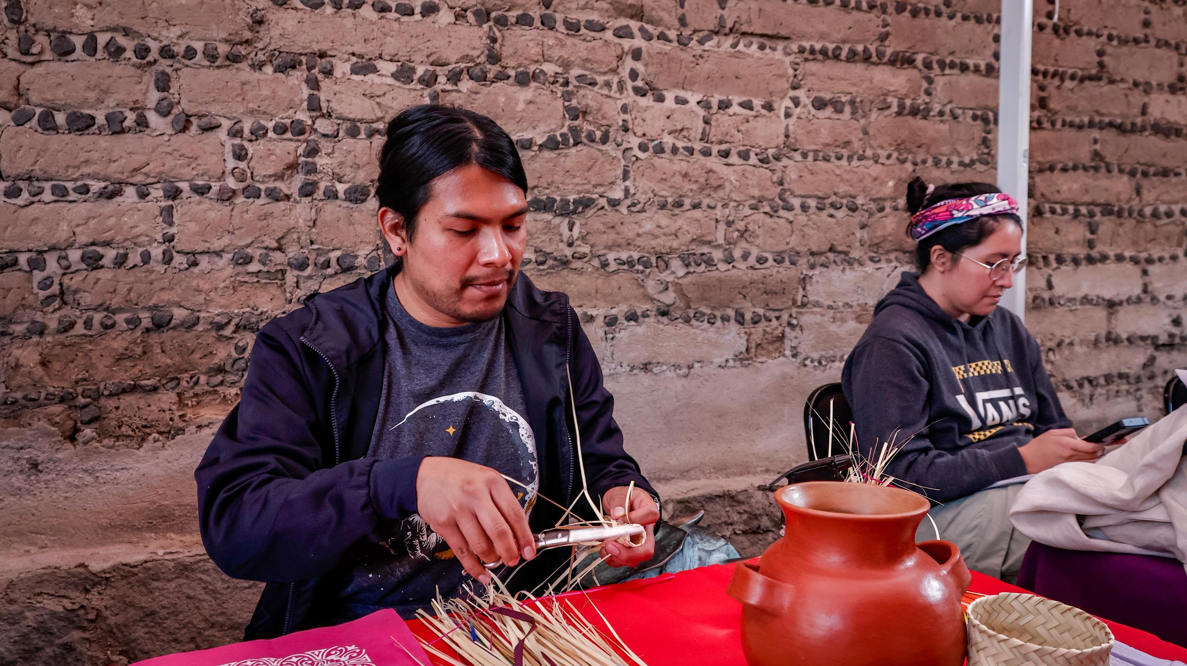Artesanía en palma, una forma de emprendimiento local en Tlaxcala.