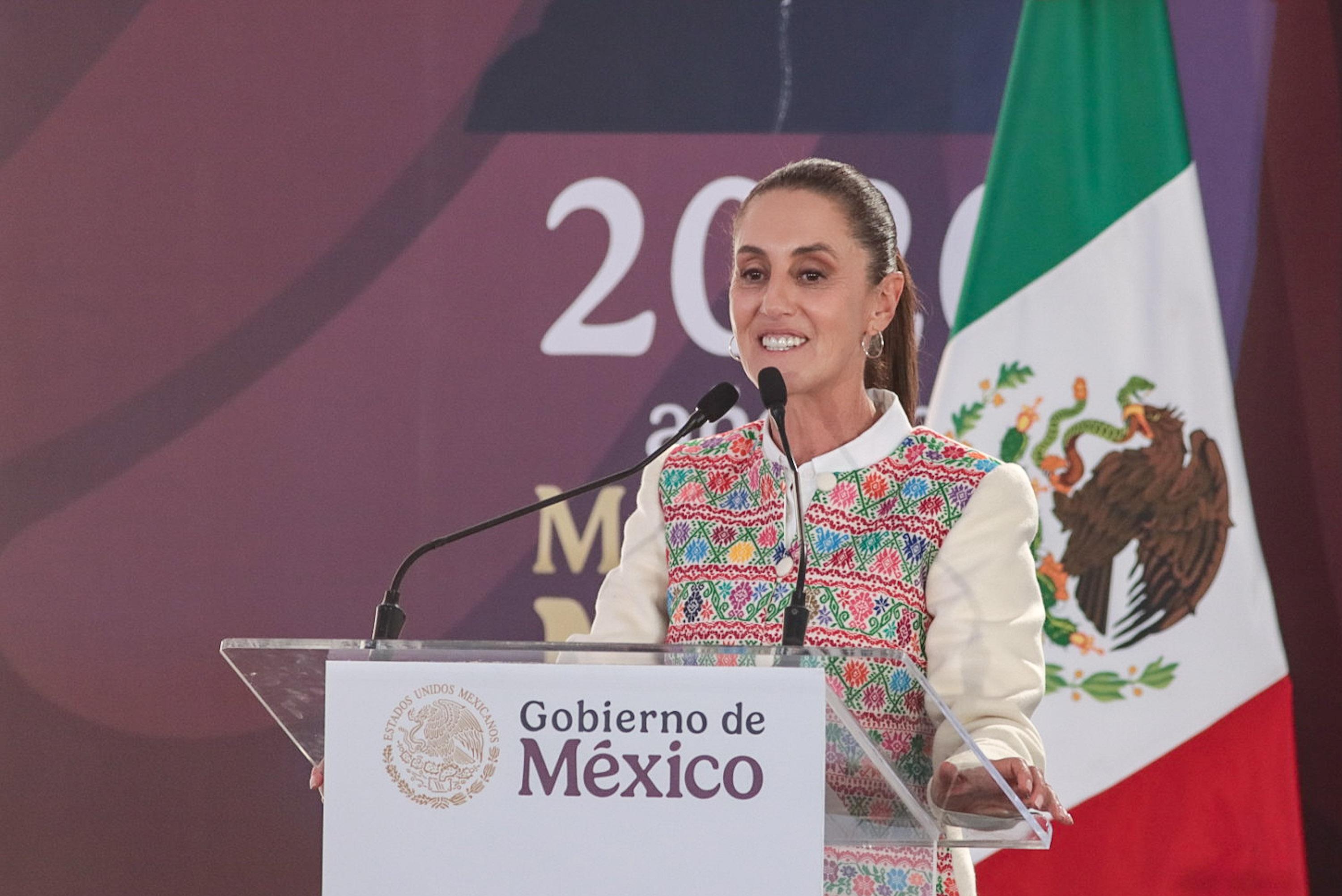Claudia Sheinbaum Pardo comentó que fue Adán Augusto López Hernández quien decidió dejar la coordinación de Morena en el Senado de la República.