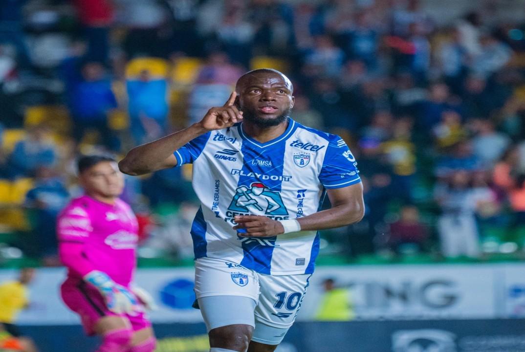 Puebla con un hombre de más, pierde con el Pachuca.