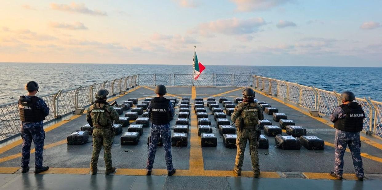 En operación marítima aseguran cerca de dos toneladas de cocaína.