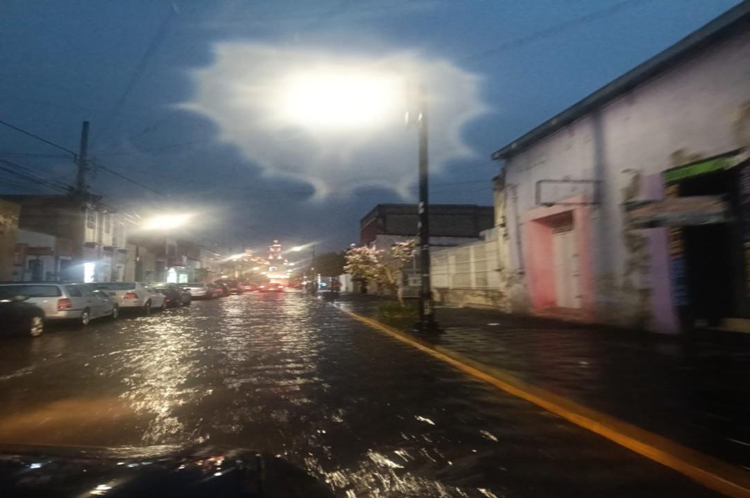 Se registra intensa lluvia en San Pedro Cholula, Cuautlancingo y Coronango.