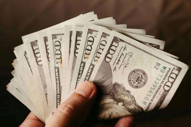 dolares
