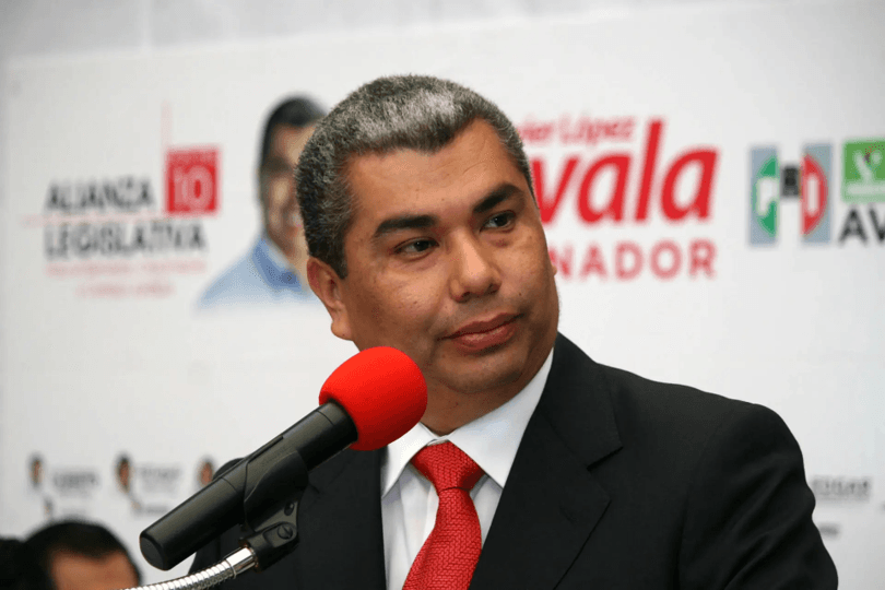 Juez ratifica condena de seis años contra Javier López Zavala por violencia familiar.
