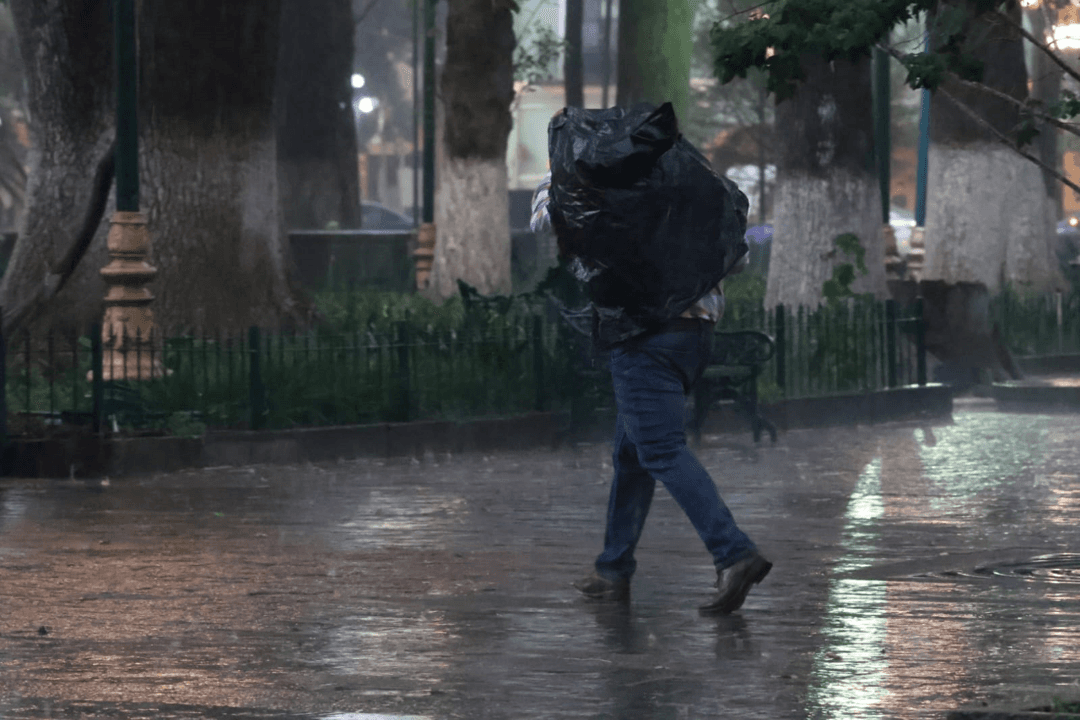 Alertan por lluvia y granizo para este lunes en la CDMX.