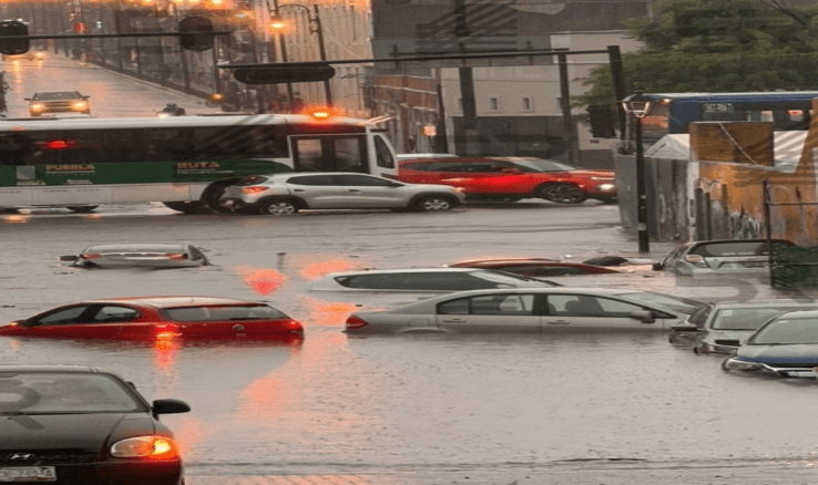 Una persona muerta y Puebla bajo el agua, saldo de la lluvia de este domingo.
