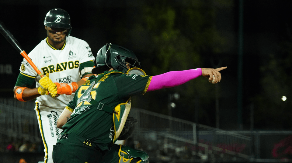 Salió más bravo León y se queda con el primero ante Pericos.