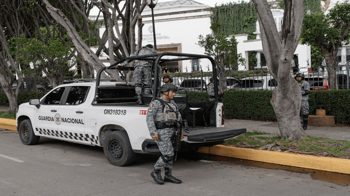 Guardia Nacional resguarda en Puebla hotel de concentración de la Selección de Perú.