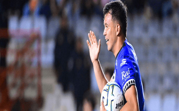 Picotazo letal y los Gallos Blancos derrotan a Pachuca.
