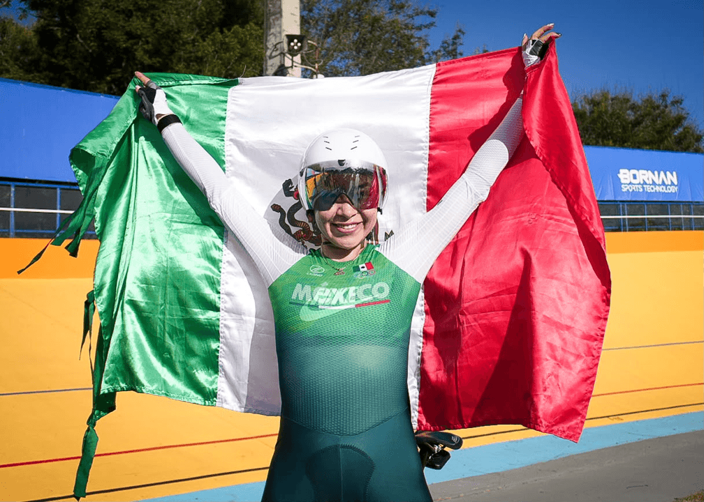 Yareli Acevedo conquista prueba ómnium en ciclismo.