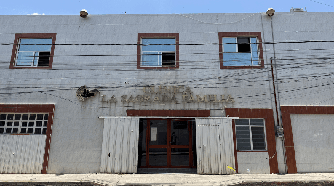Denuncian supuesto caso de negligencia en clínica de San Pedro Cholula.