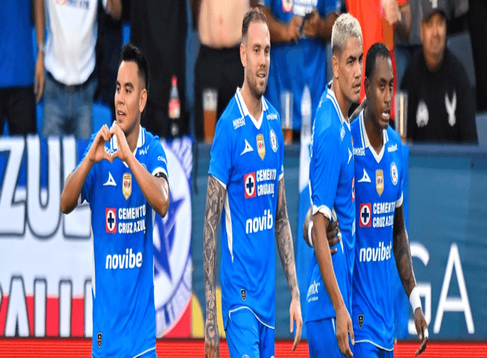 Súper Camote debuta como la nueva mascota del Club Puebla en Liga MX.
