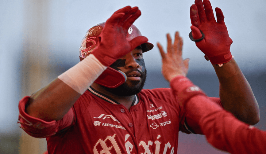 Primera diablura ante los Pericos de Puebla.