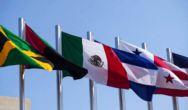 Así ondea la bandera de México en la Villa Centroamericana Santo Domingo 2026.