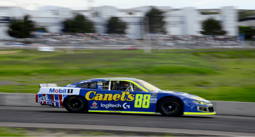 Rubén García Jr. se aferra al liderato general NASCAR México.