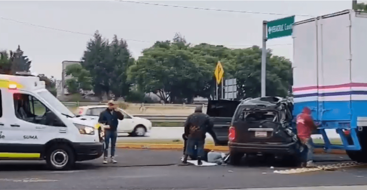 Dos personas lesionadas deja accidente en el Periférico Ecológico.