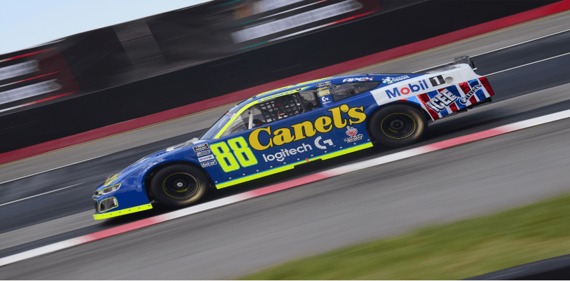 Rubén García Jr. continúa de líder general en la NASCAR México.