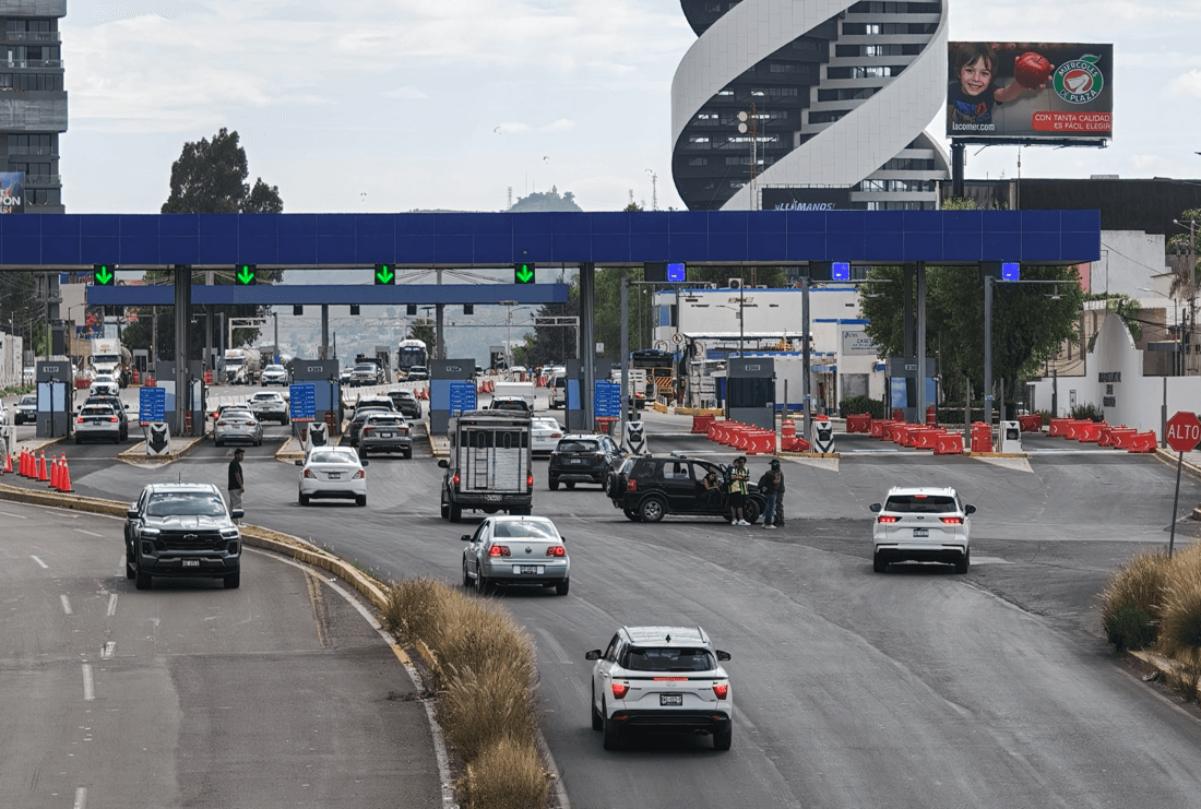 Hay flujo constante en la Caseta Puebla-Atlixco, pese a término de vacaciones.