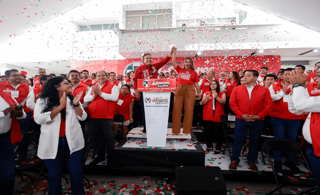 El PRI toma protesta a los Defensores de Puebla.