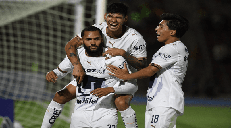 Pumas golea a FC Juárez con un triplete de Juninho.