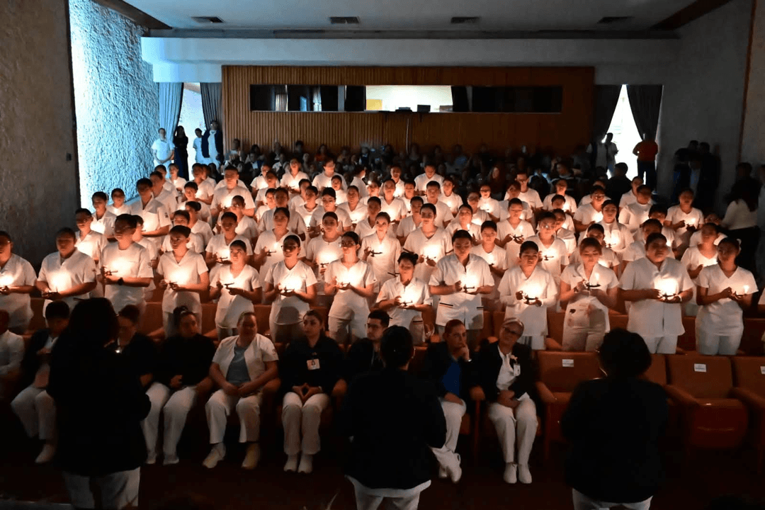 Hospital de la Mujer reconoce a 80 pasantes de Enfermería.
