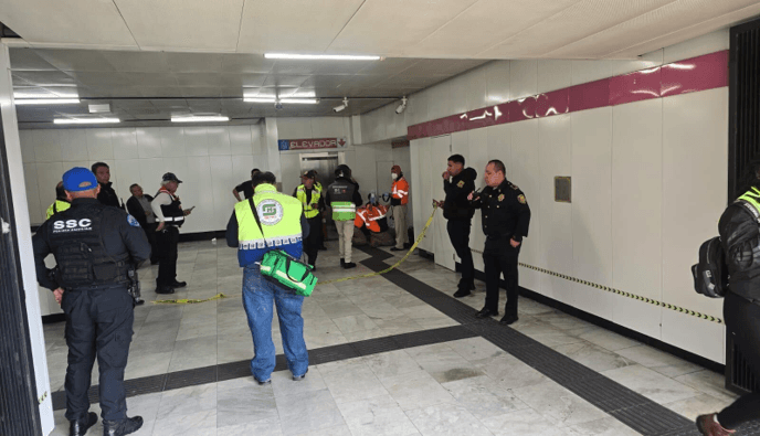 Hombre recibe descarga eléctrica cerca del Metro Cuauhtémoc en la CDMX.