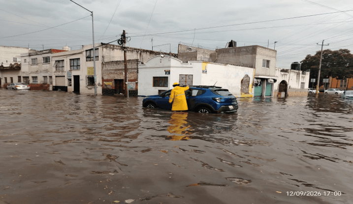 Se registran inundaciones de 50 centímetros en la colonia Santa María en Puebla.