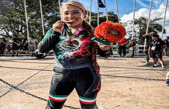 Esmeralda Flores es subcampeona mundial en los World Skate Games.