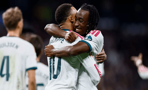 Noche de golazos del Real Madrid en el Bernabéu ante el Sevilla.