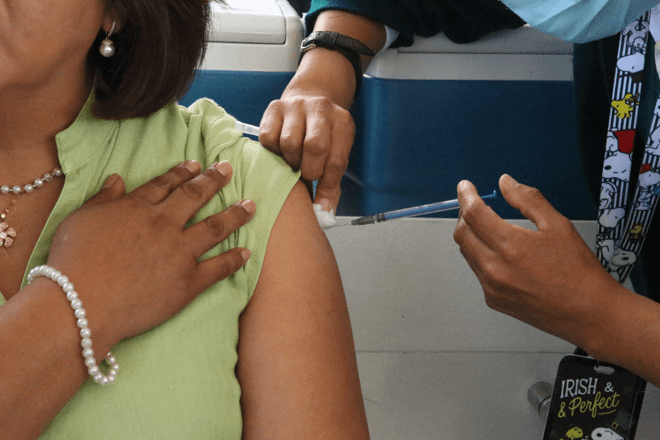Inicia campaña de vacunación invernal y VPH en Tlaxcala.