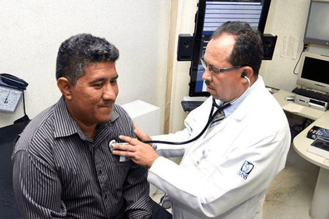 médicos